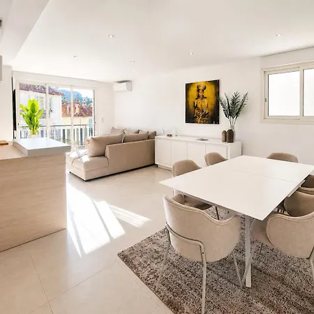 Centre 80m2 - Terrasse - Parking Gratuit *