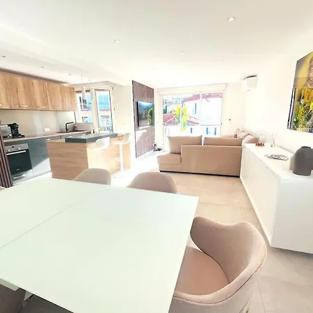 Centre 80m2 - Terrasse - Parking Gratuit Appartamento