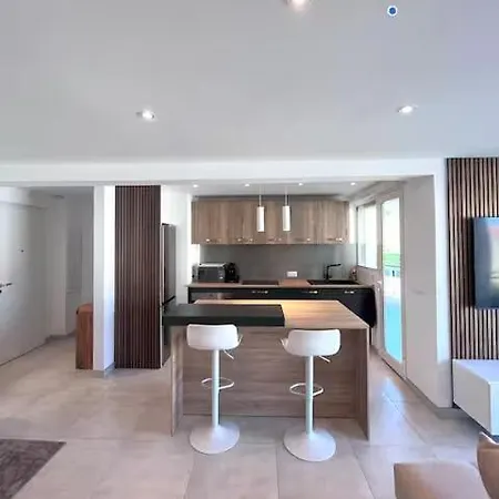 Centre 80m2 - Terrasse - Parking Gratuit *