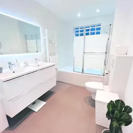 Centre 80m2 - Terrasse - Parking Gratuit * 칸느