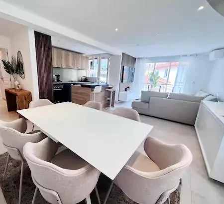 Apartment Centre 80m2 - Terrasse - Parking Gratuit