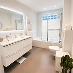 Centre 80m2 - Terrasse - Parking Gratuit