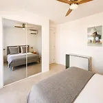 Centre 80m2 - Terrasse - Parking Gratuit * Κάννες