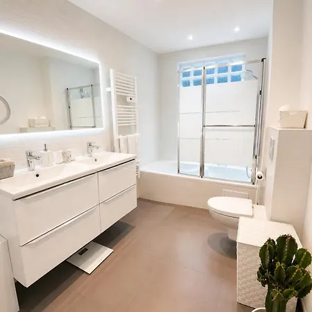 Centre 80m2 - Terrasse - Parking Gratuit